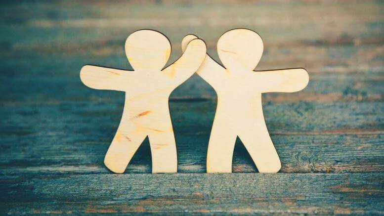 الصداقة: هل جربت أن يبصق صديقك في وجهك؟!
