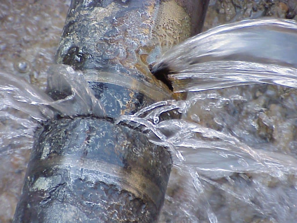 كشف تسربات مياه بالرياض